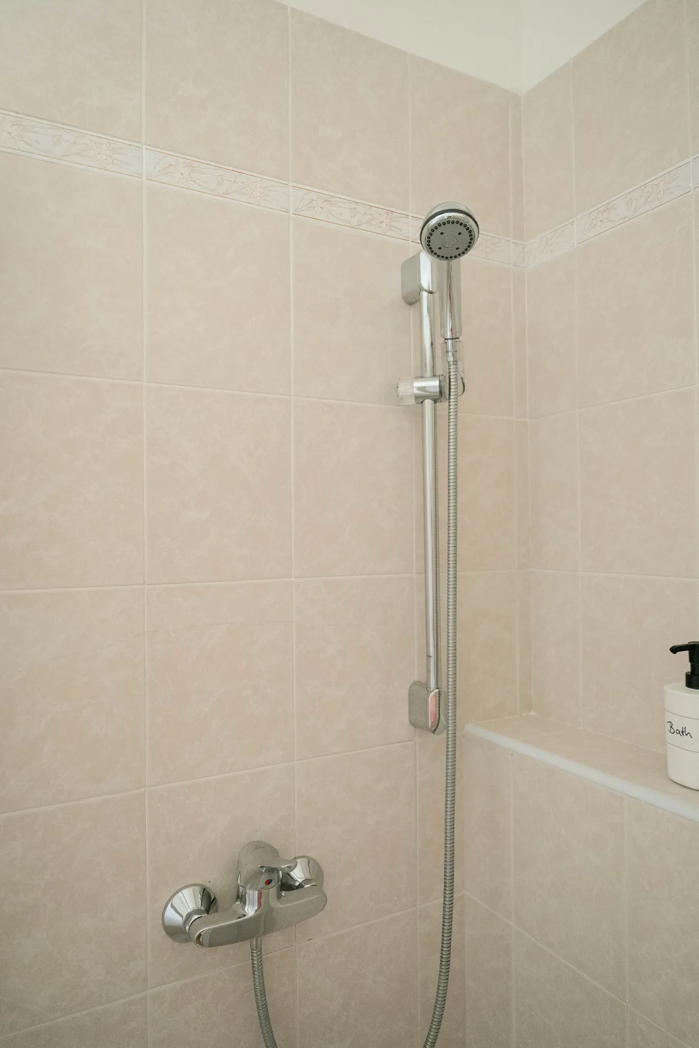 Bad EG · Dusche (2) – Cà de Sura