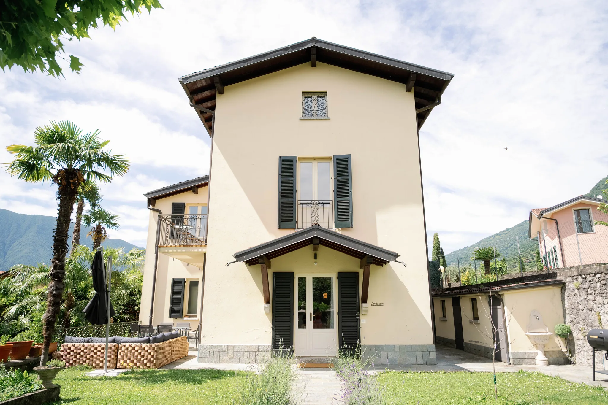 Aussenansicht / Haus · Gesamtansicht – Cà de Sura