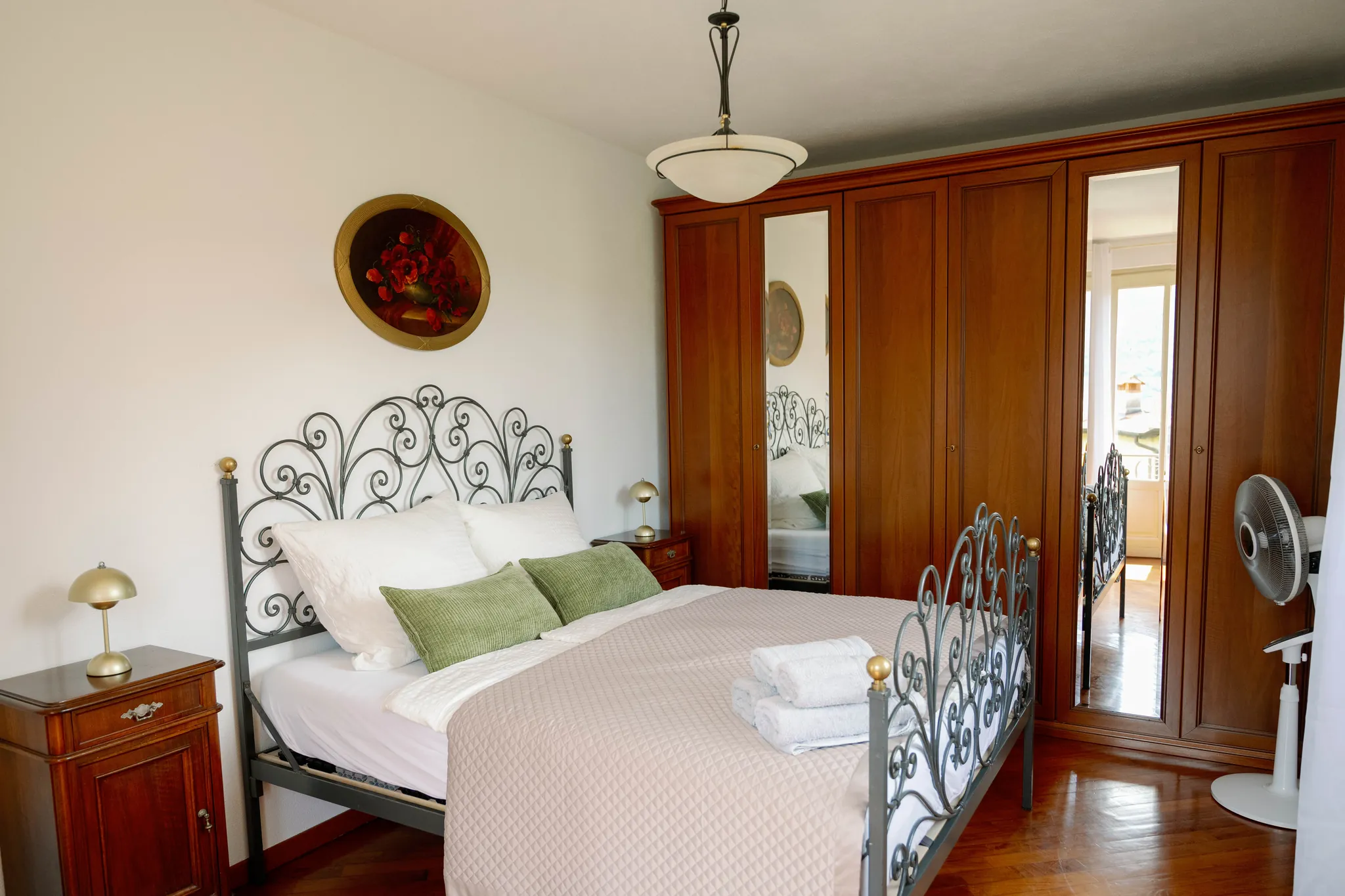 Schlafzimmer Master · Bett – Cà de Sura