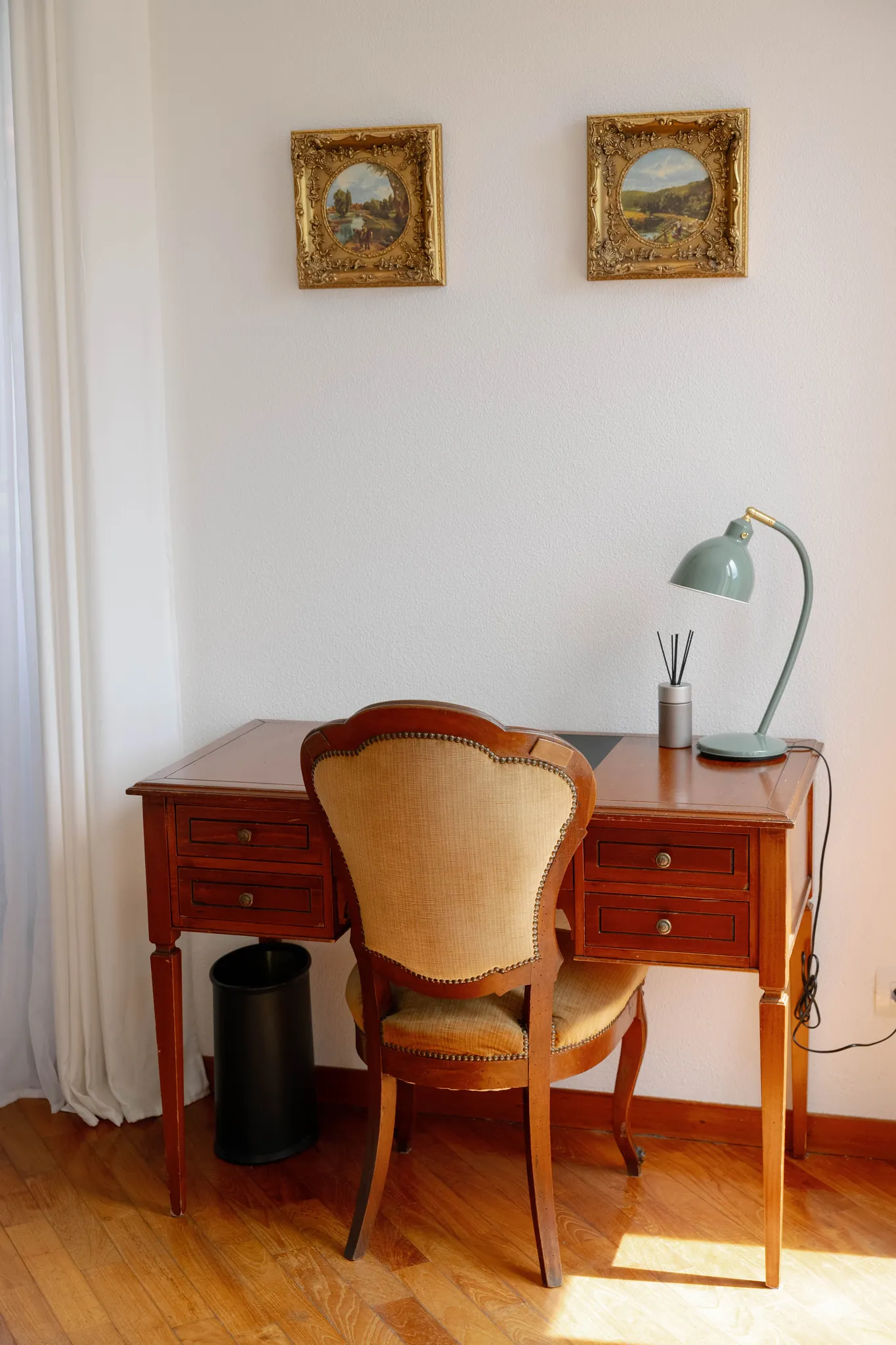 Schlafzimmer Master · Arbeitsplatz – Cà de Sura